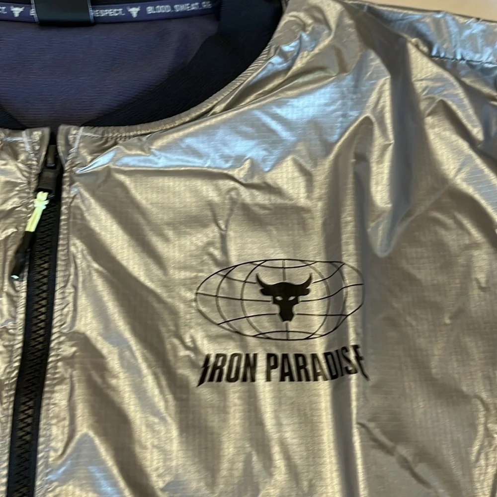 Under Armour Project Rock Iron Paradise Silver Disrupt Bomber Jacket 3XL NWT - Picture 5 of 10
